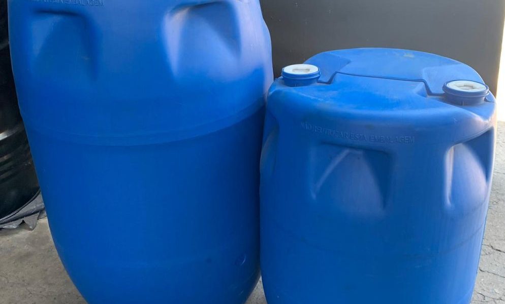 Quais os principais tipos de bombonas plásticas e suas aplicações?